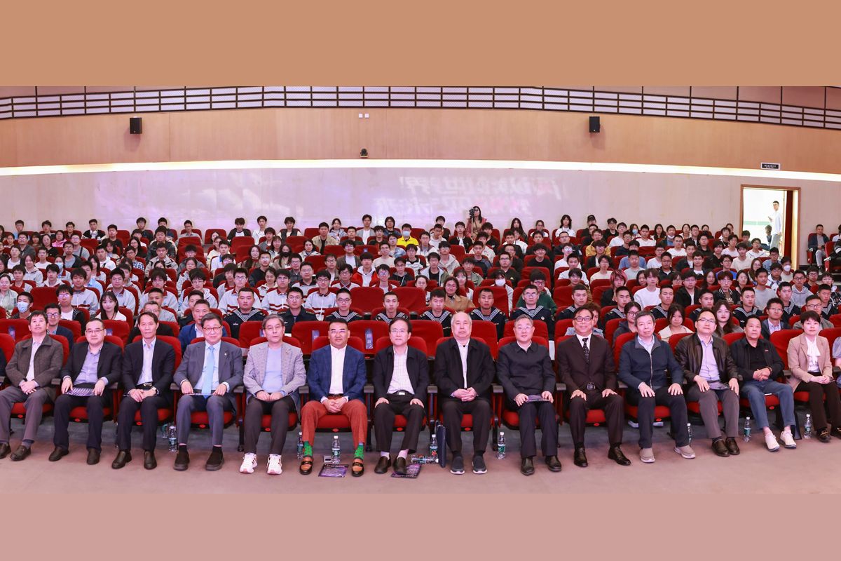 合影1.jpg 合影1.jpg